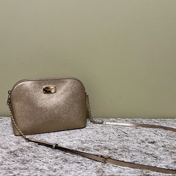 Michael Kors Jet Set Medium Logo Dome Crossbody Bag Gold NWOT - Picture 2 of 6